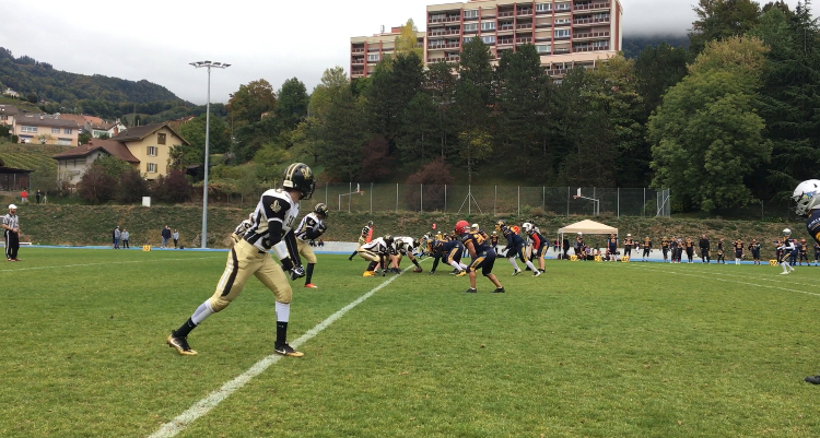Football américain: Les Riviera Saints s'adjugent le derby contre les Rhinos de Monthey